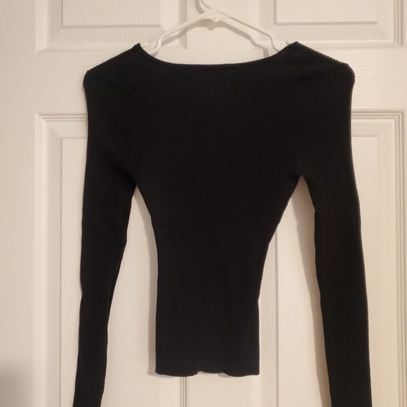Black Front Twist Sweater - Picture 2 of 5
